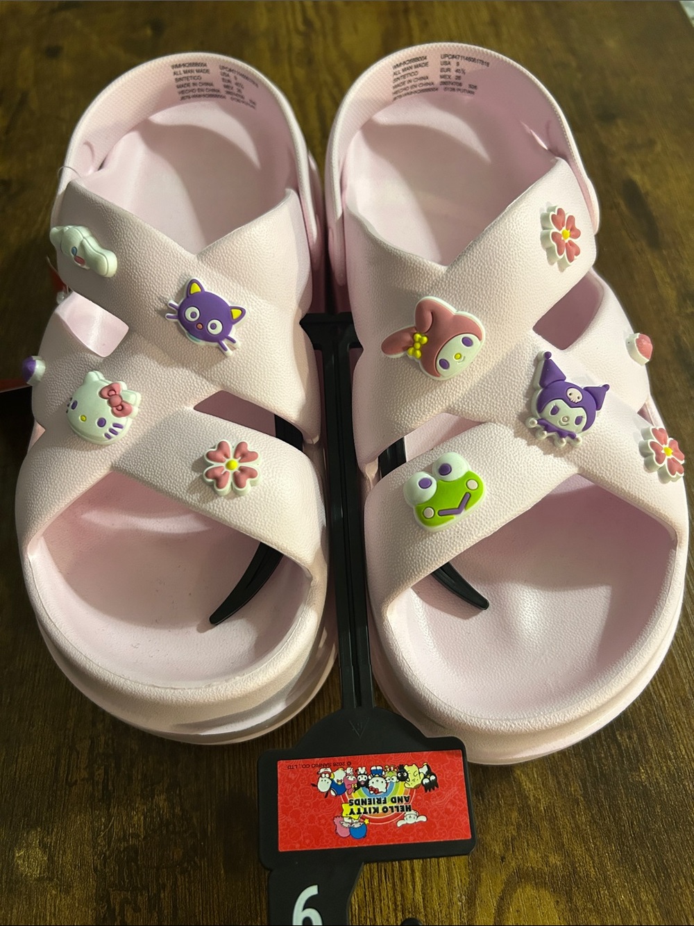 Women’s Sanrio Pink Clog Sandals with Cute Charms Size 9 - Picture 2 of 4